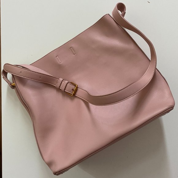 BRAND NEW vegan leather tote bag - perfect for travelling or as a school bag - Picture 1 of 3